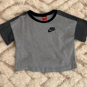 Nike top